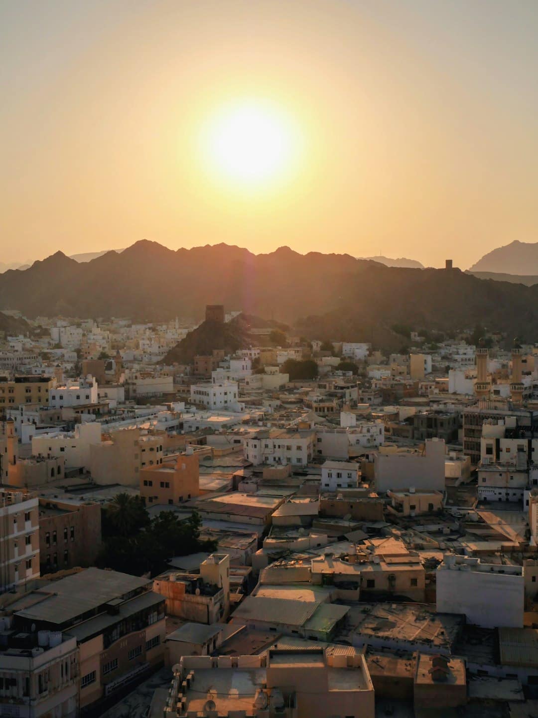 Mascate à Oman – dépôt de capital social en France