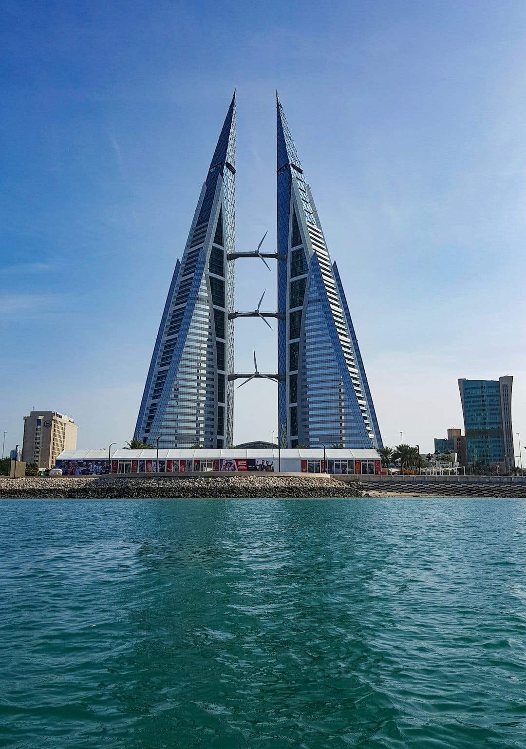 Manama à Bahreïn – dépôt de capital social en France