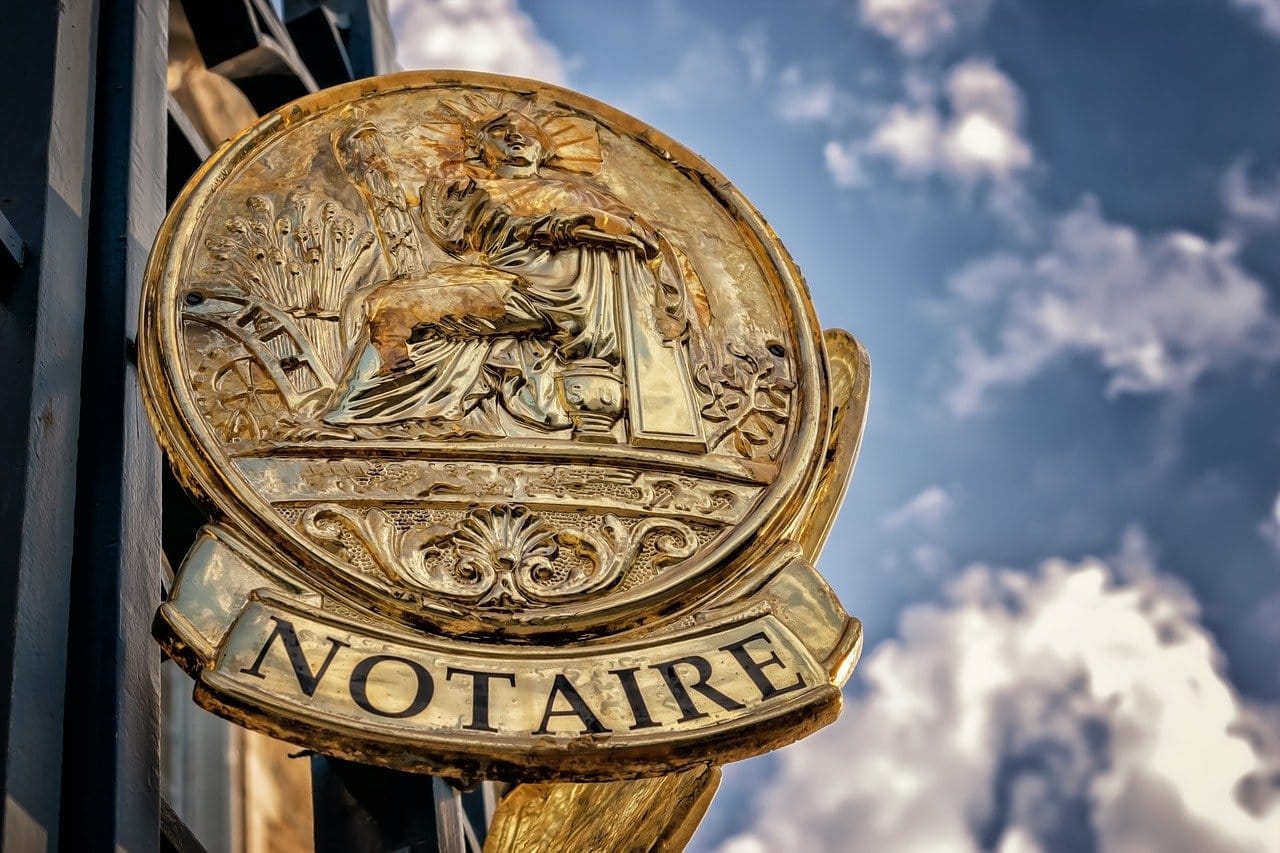 Retrouvez ici les réponses aux questions les plus fréquentes que l'on pose à son notaire.