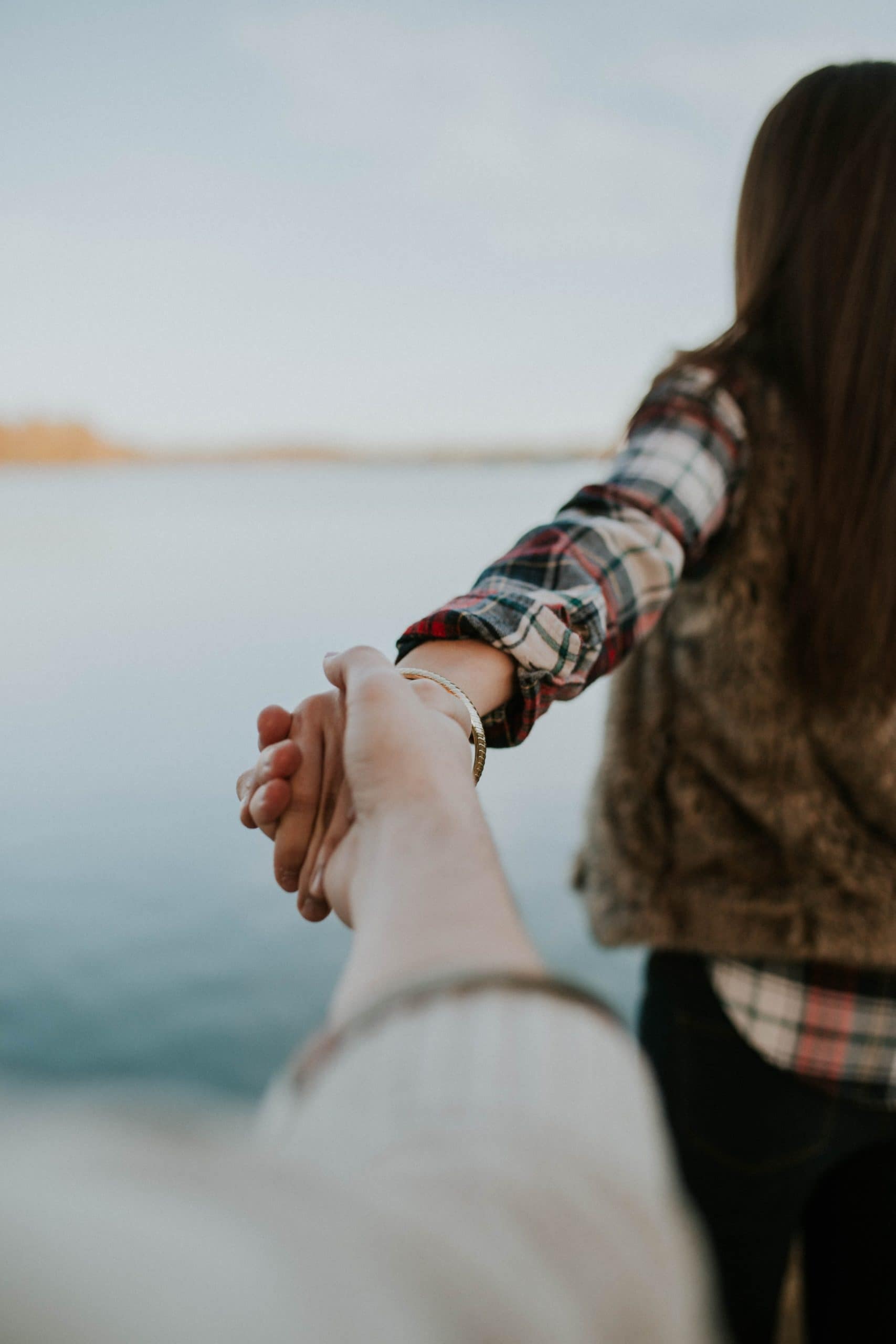 Outre l'acte de consentement, la reconnaissance de maternité ou paternité pour le deuxième parent dépend de leur statut juridique.