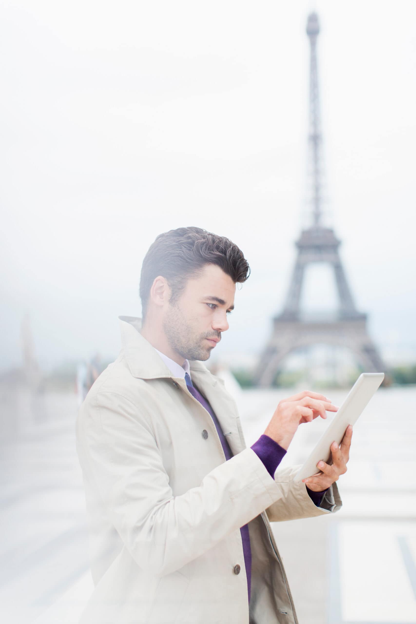 Foreign entrepreneur depositing share capital with a French notary