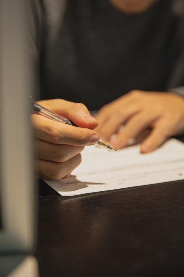 La certification de signature est la reconnaissance matérielle de la signature d’une personne physique.